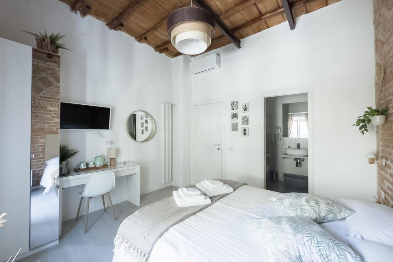 White Ostilia Guesthouse Рим Экстерьер фото