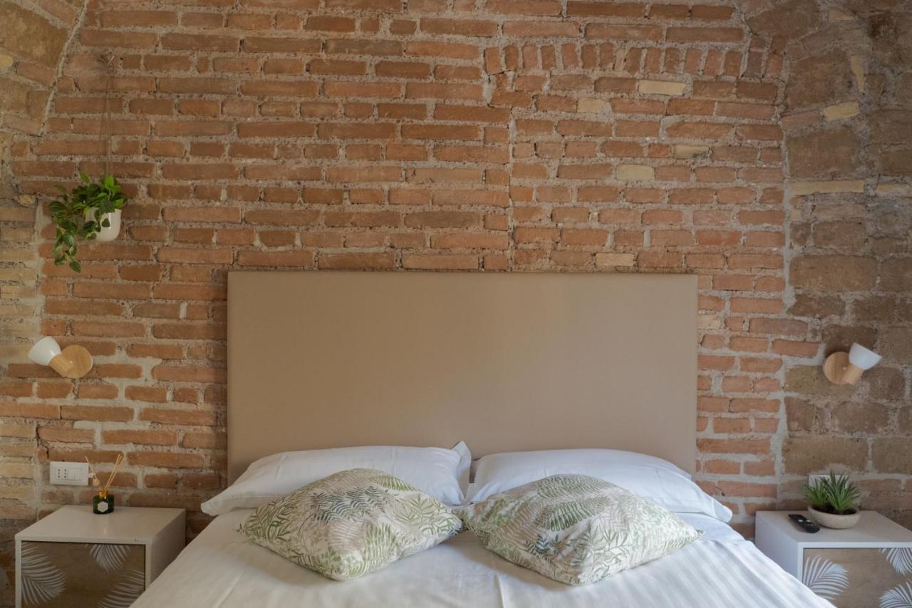 White Ostilia Guesthouse Рим Экстерьер фото